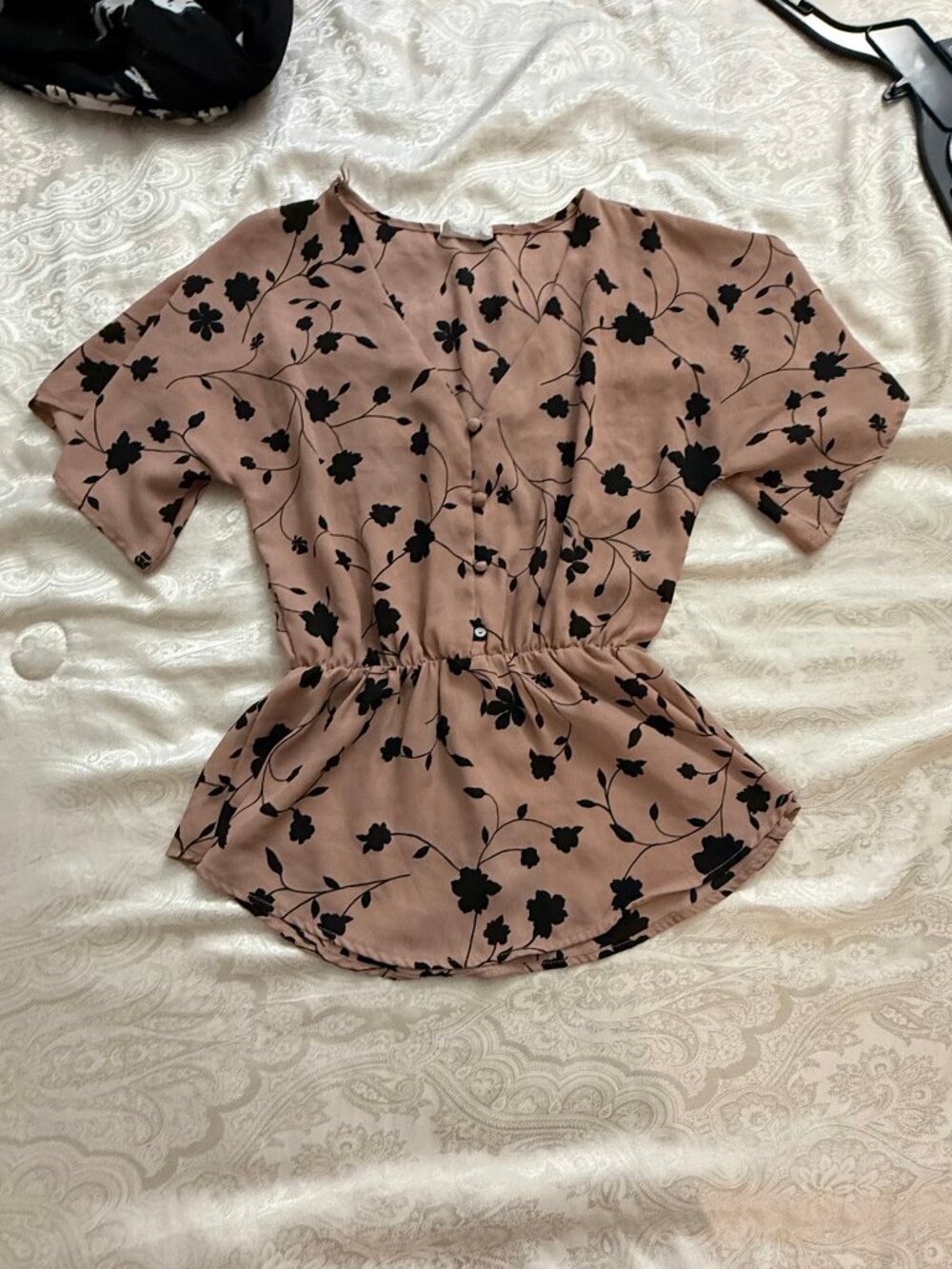 Sienna Sky Dusty Rose Floral Peplum Top — XS